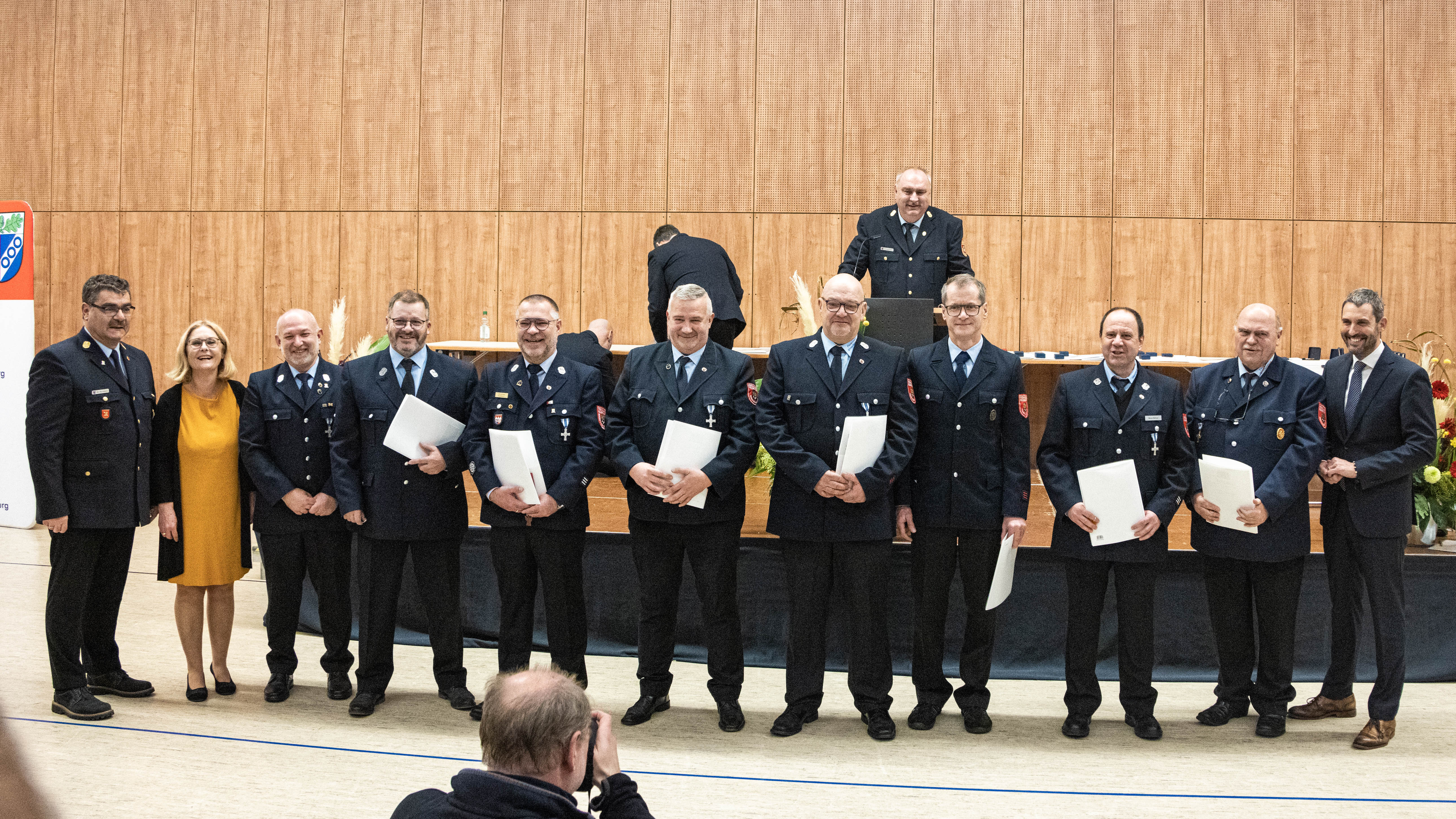 7 staatliche Ehrenzeichen und 1 Ehrenkreuz in Silber für Großostheimer Feuerwehrleute