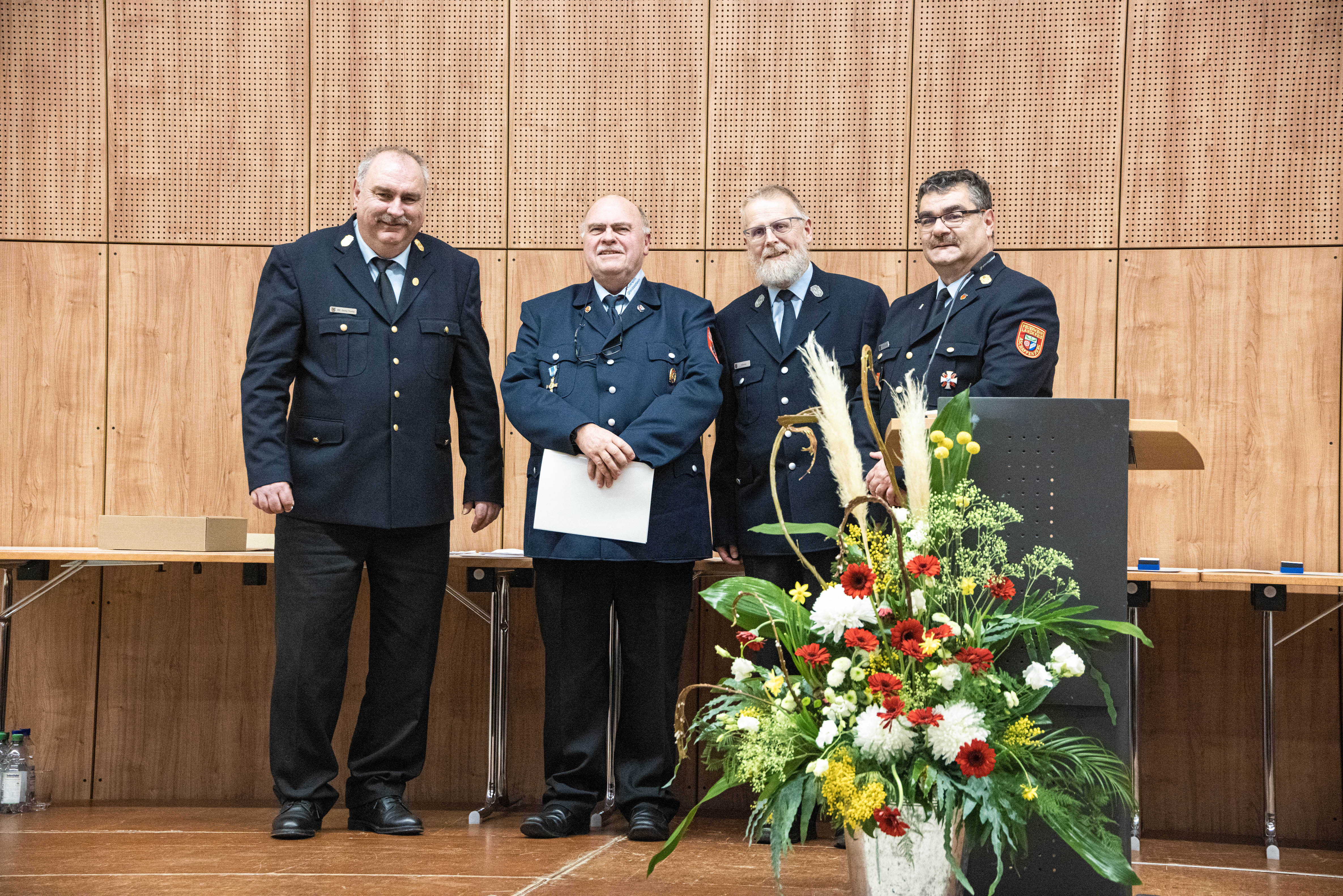 Dieter Mühlhans erhielt das Ehrenkreuzes in Silber
